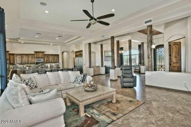 1614 W MADDOCK Road, Phoenix, AZ 85086