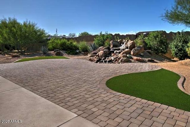 1614 W MADDOCK Road, Phoenix, AZ 85086