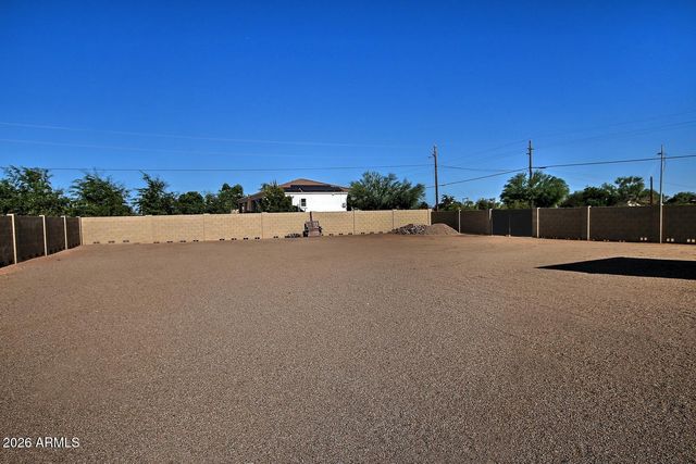 1614 W MADDOCK Road, Phoenix, AZ 85086