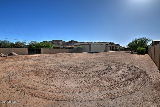 1614 W MADDOCK Road, Phoenix, AZ 85086