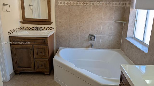 202 W Forest Oak Cir 202, Davie, FL 33325