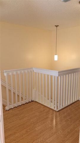 202 W Forest Oak Cir 202, Davie, FL 33325