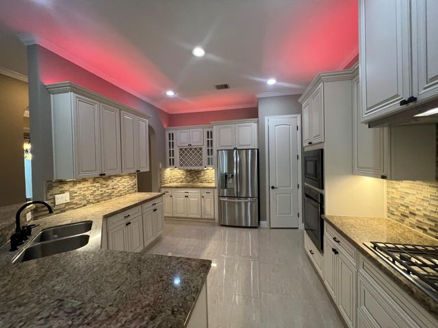 106 Bella Luce, Shenandoah, TX 77381