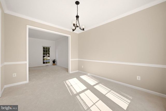 32 POTTERFIELD DR, Lovettsville, VA 20180