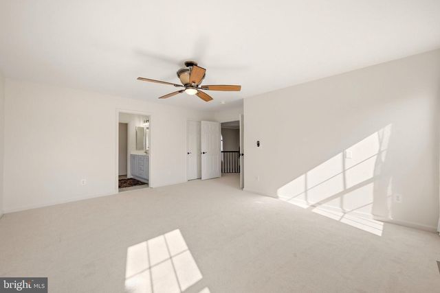 32 POTTERFIELD DR, Lovettsville, VA 20180