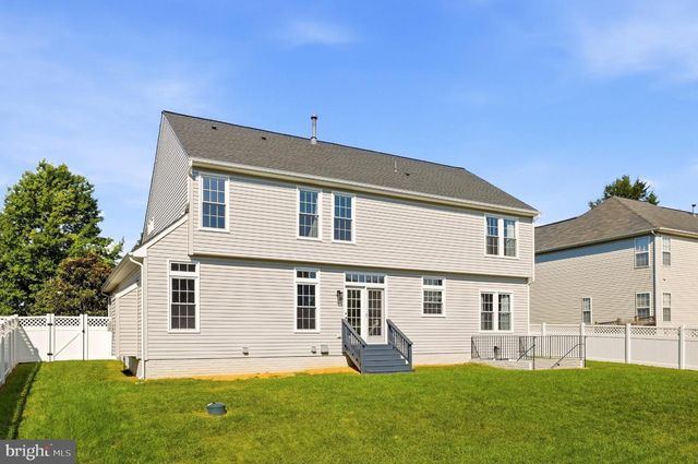 32 POTTERFIELD DR, Lovettsville, VA 20180