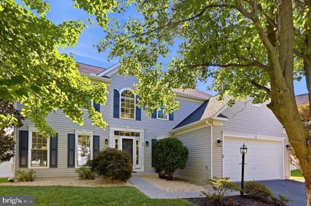32 POTTERFIELD DR, Lovettsville, VA 20180