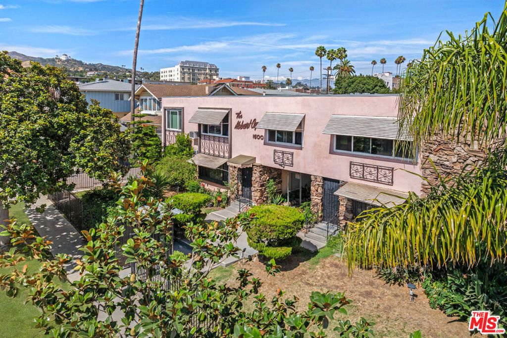 1600 N Hobart Boulevard 15, Los Angeles, CA 90027 — exterior