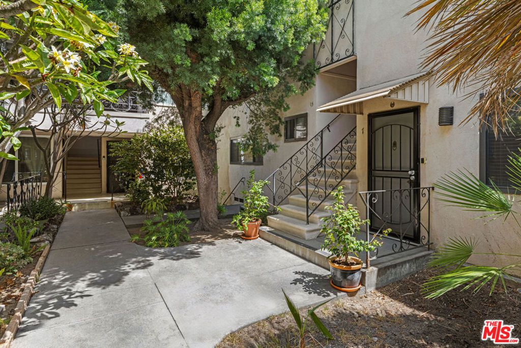1600 N Hobart Boulevard 15, Los Angeles, CA 90027 — photo 3