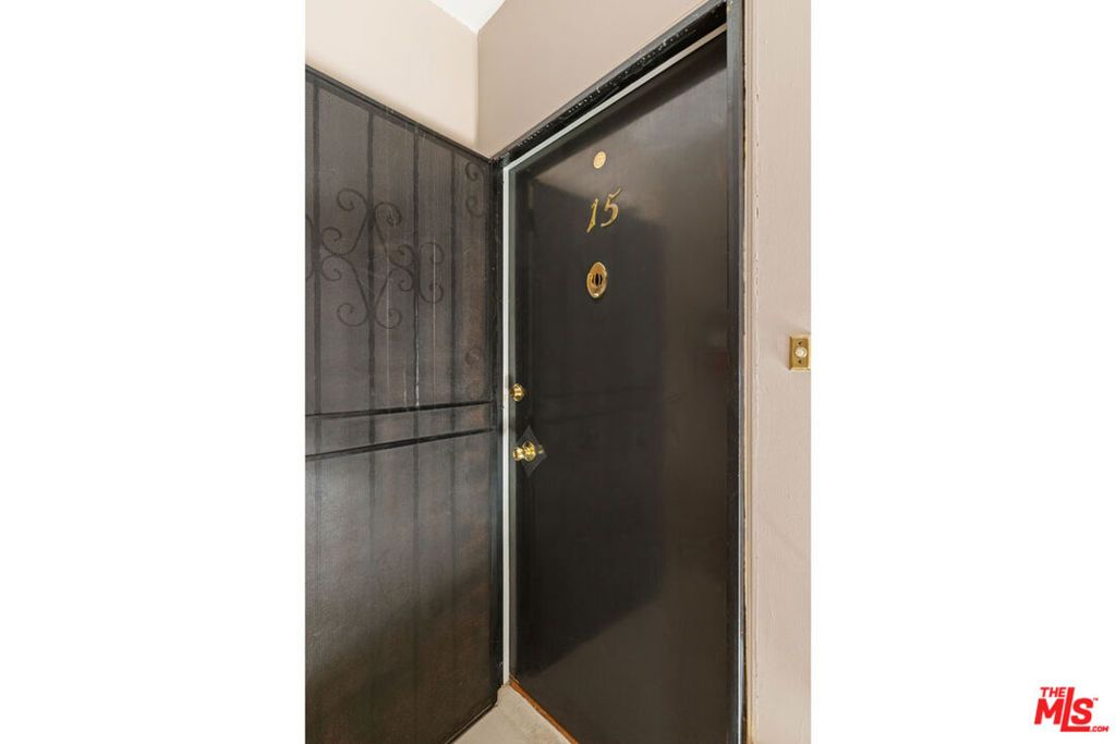 1600 N Hobart Boulevard 15, Los Angeles, CA 90027 — photo 4