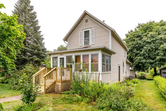 1203 Burnett Avenue, Ames, IA 50010