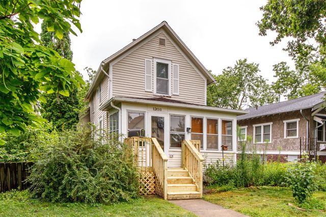 1203 Burnett Avenue, Ames, IA 50010
