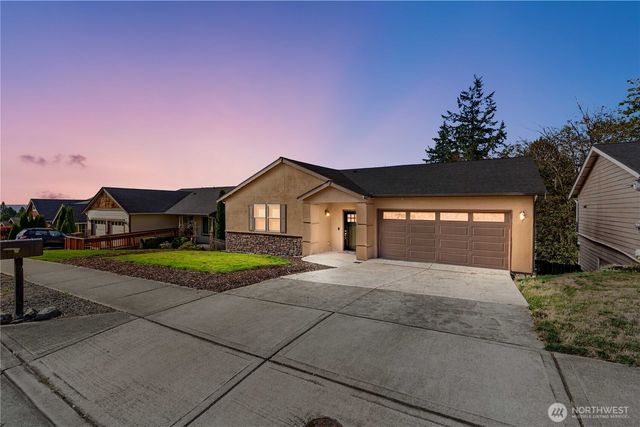 2002 63rd Avenue NE, Tacoma, WA 98422