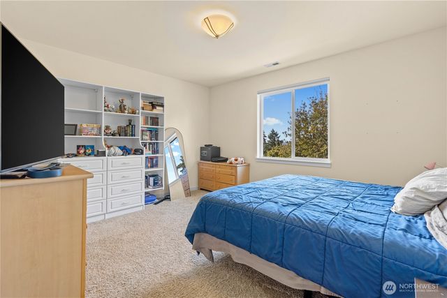 2002 63rd Avenue NE, Tacoma, WA 98422