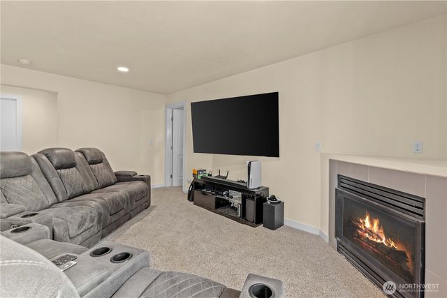 2002 63rd Avenue NE, Tacoma, WA 98422