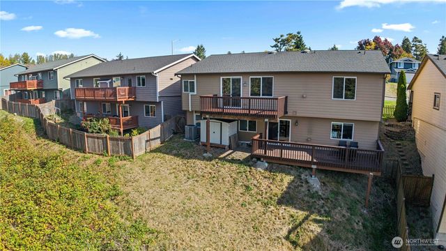 2002 63rd Avenue NE, Tacoma, WA 98422
