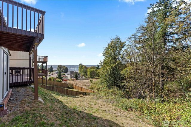2002 63rd Avenue NE, Tacoma, WA 98422