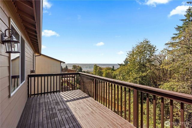 2002 63rd Avenue NE, Tacoma, WA 98422