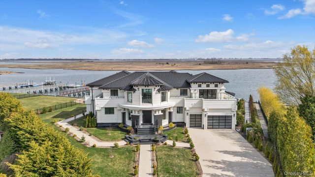 190 Curtis Road, Hewlett Neck, NY 11598