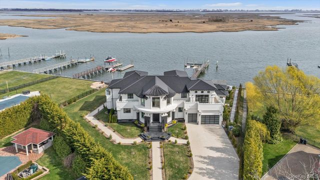 190 Curtis Road, Hewlett Neck, NY 11598