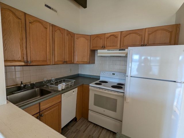 200 Central St 12, Stoneham, MA 02180