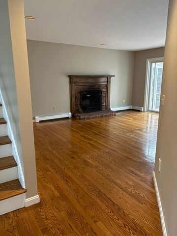 47 Park St, Shrewsbury, MA 01545