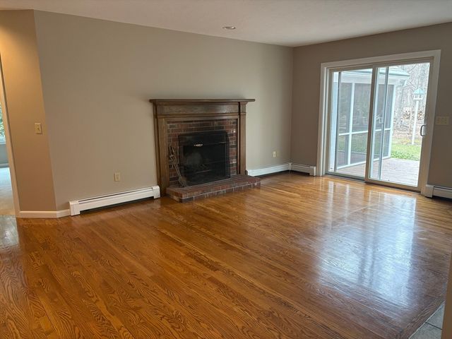 47 Park St, Shrewsbury, MA 01545