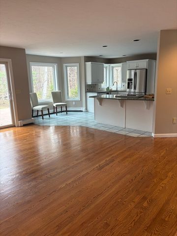 47 Park St, Shrewsbury, MA 01545