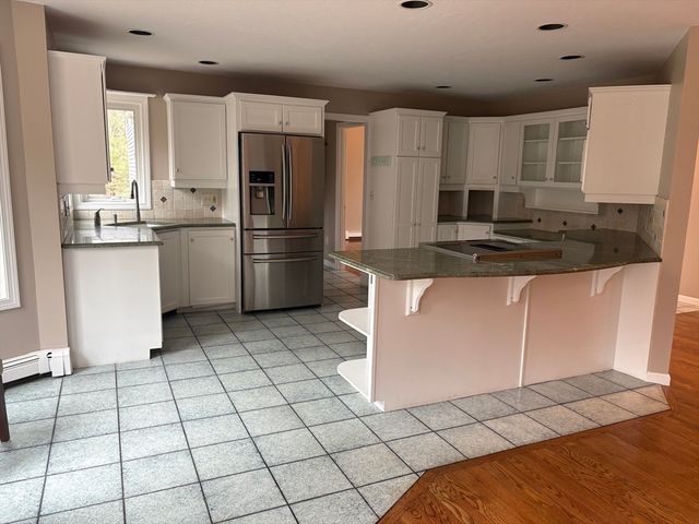 47 Park St, Shrewsbury, MA 01545