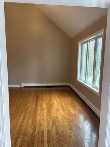 47 Park St, Shrewsbury, MA 01545