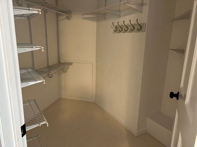 47 Park St, Shrewsbury, MA 01545