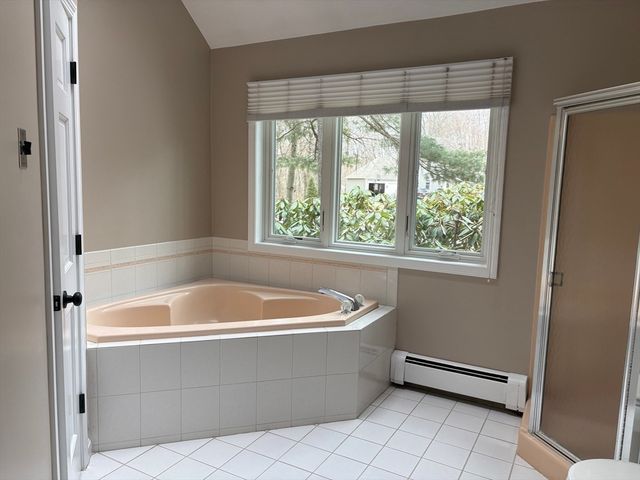 47 Park St, Shrewsbury, MA 01545