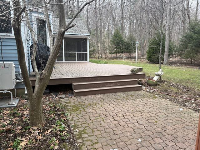 47 Park St, Shrewsbury, MA 01545