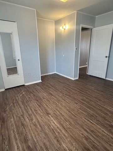 810 S Sweetwater Street, Wheeler, TX 79096