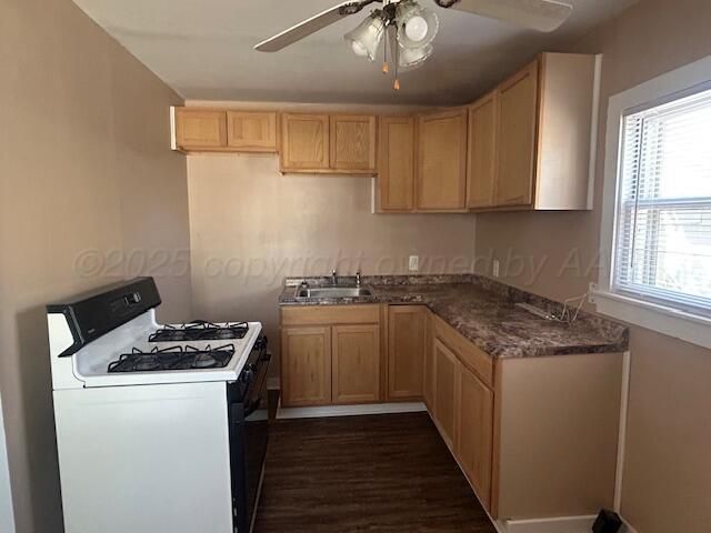 810 S Sweetwater Street, Wheeler, TX 79096