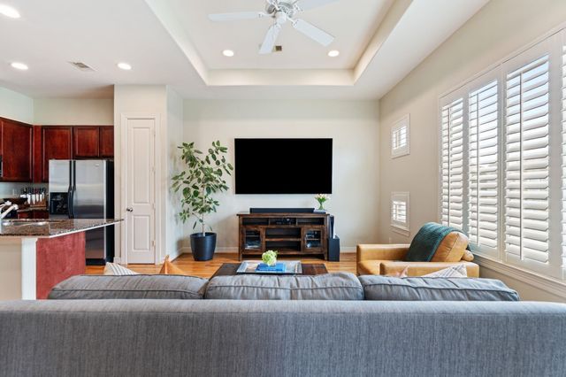 3908 Center Street, Houston, TX 77007