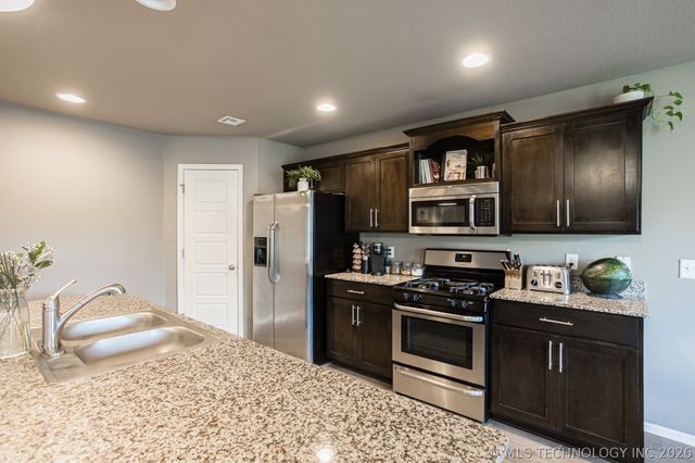 14605 E 111th Court North, Owasso, OK 74055