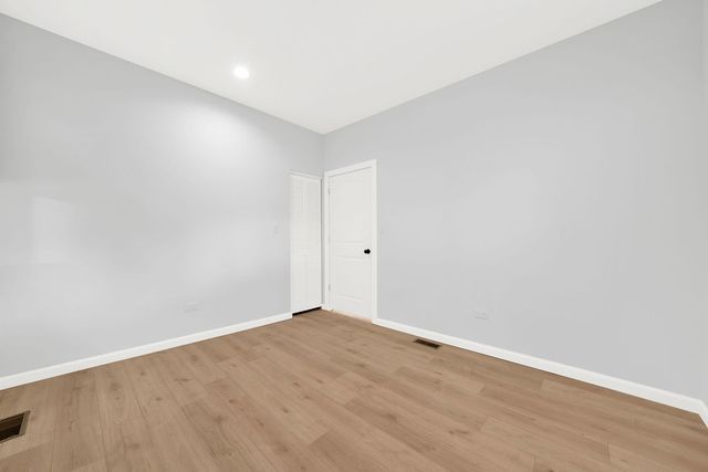 6513 S Mozart Street, Chicago, IL 60629