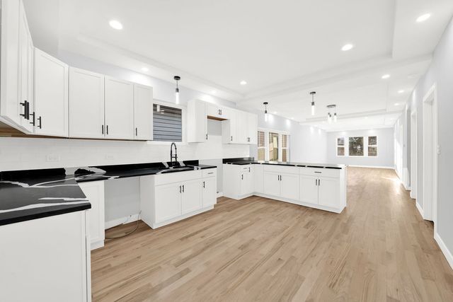 6513 S Mozart Street, Chicago, IL 60629