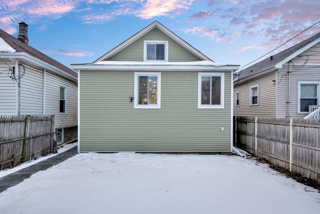 6513 S Mozart Street, Chicago, IL 60629