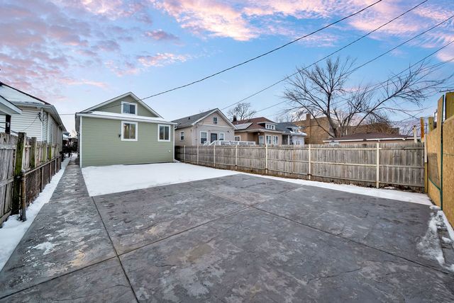 6513 S Mozart Street, Chicago, IL 60629