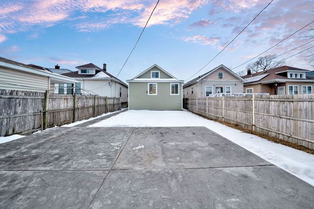 6513 S Mozart Street, Chicago, IL 60629