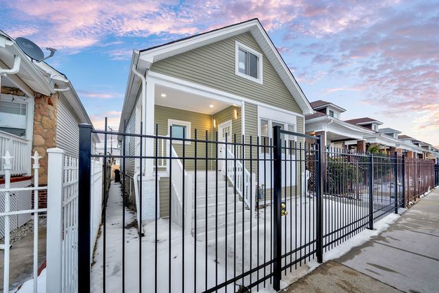 6513 S Mozart Street, Chicago, IL 60629