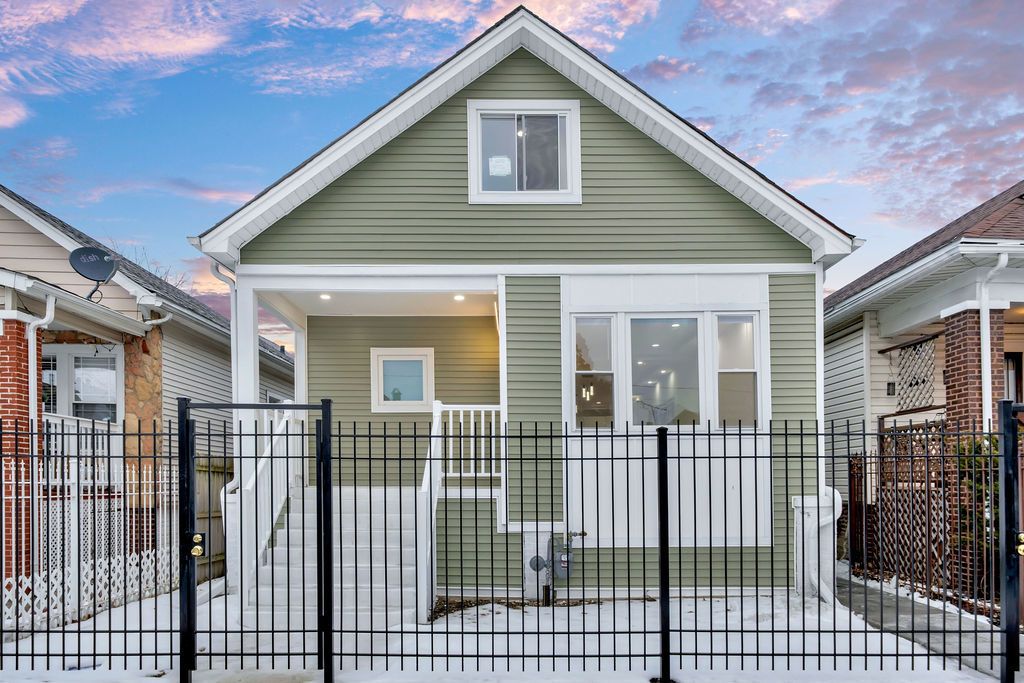 6513 S Mozart Street, Chicago, IL 60629