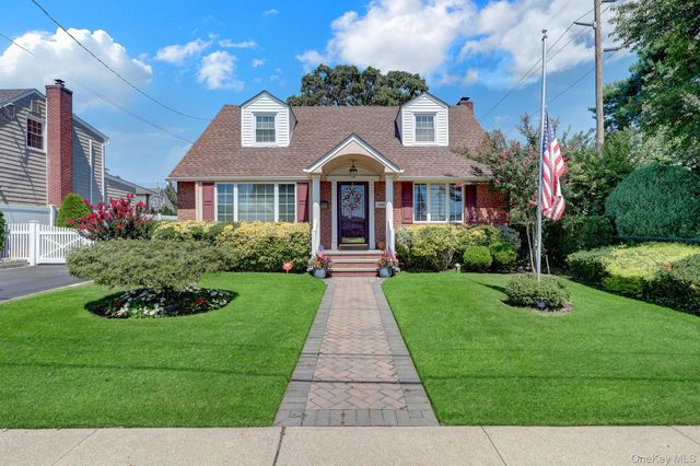 1188 New York Avenue, Franklin Square, NY 11010