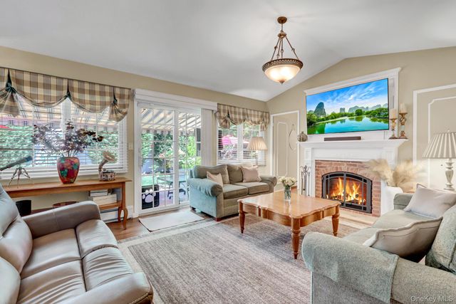 1188 New York Avenue, Franklin Square, NY 11010
