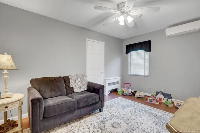 1188 New York Avenue, Franklin Square, NY 11010