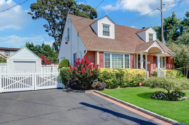1188 New York Avenue, Franklin Square, NY 11010