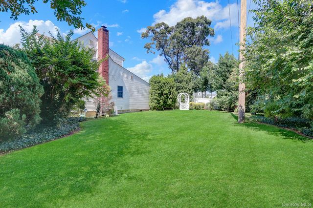 1188 New York Avenue, Franklin Square, NY 11010