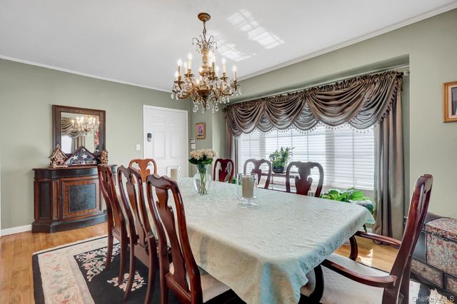 1188 New York Avenue, Franklin Square, NY 11010